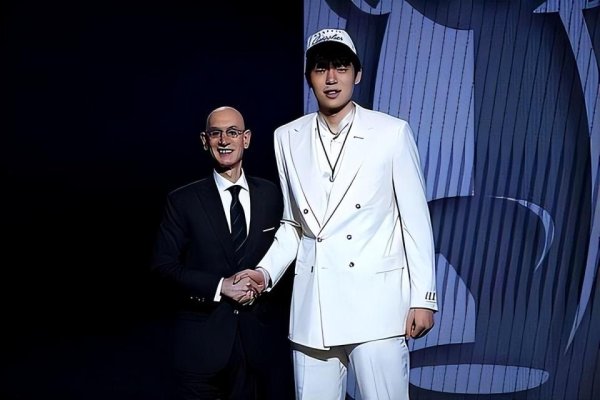 掘金配资 ESPN分析师：杨瀚森的组织能力是顶级水平，他能够在场上进行指挥